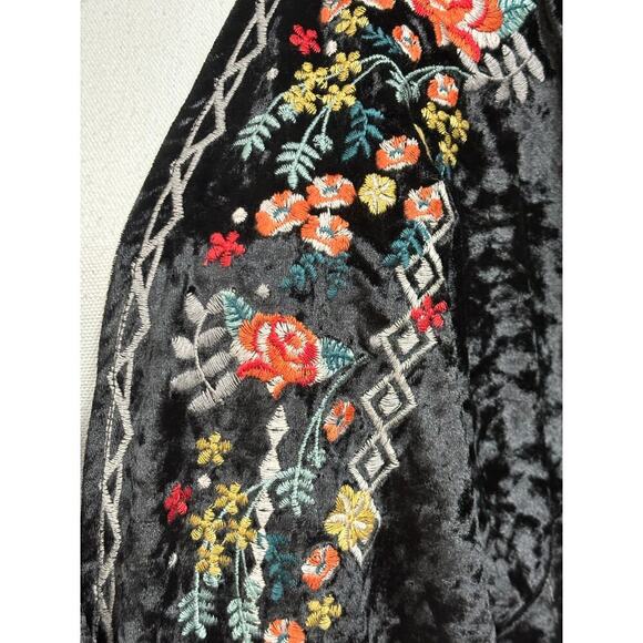 Jodifl black velvet embroidered kimono, large, bohemian, luxe, whimsigoth - Picture 4 of 6